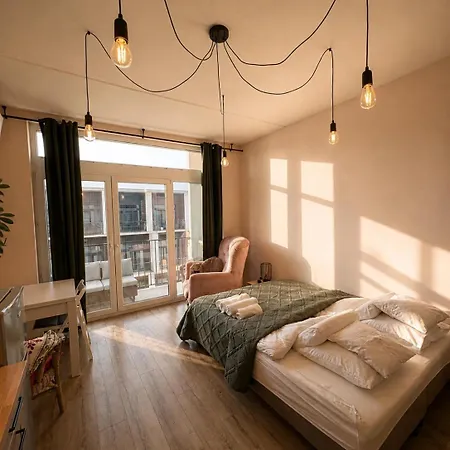 Milo Zarembowicza Apartment *